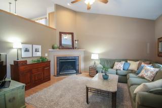 518 Aztalan Dr, Madison, WI 53718-3205