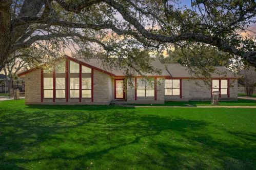 438 Starview Ln, Georgetown TX 78628-3832 exterior