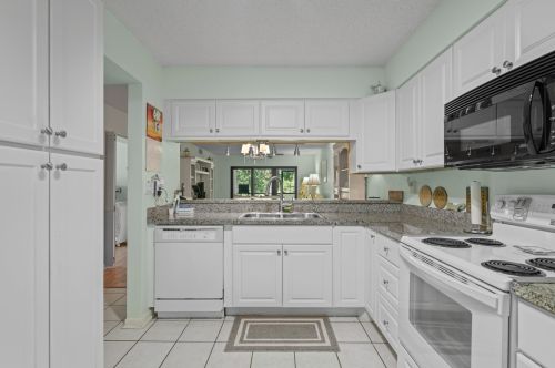 1501 Sabal Ridge Cir, West Palm Beach, FL 33418-8956