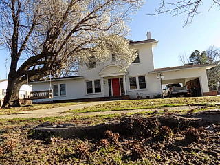 307 Country Club Dr, Holdenville, OK 74848-4017