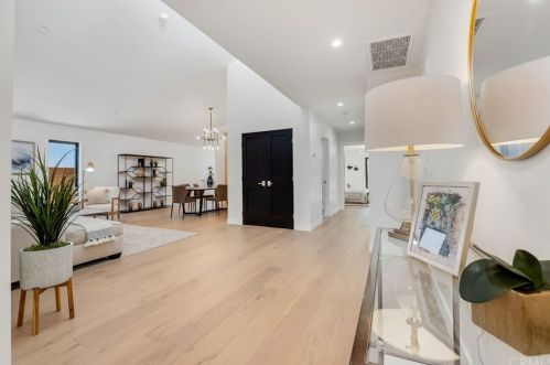 4709 Norwich Ave, Van Nuys CA  91403-2017 exterior