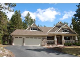 4916 Pinecroft Ct, Stillwater, MN 55082-5867