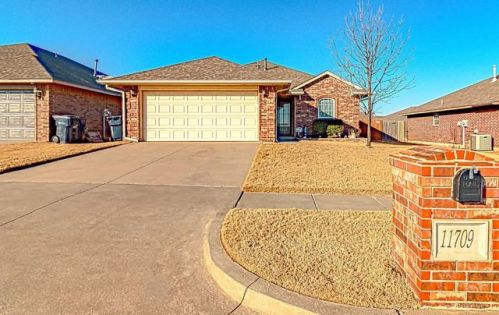 11709 11th St, Yukon, OK 73099-6764
