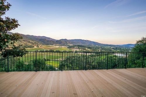 1975 Ridge Rd, Ukiah, CA 95482-4113