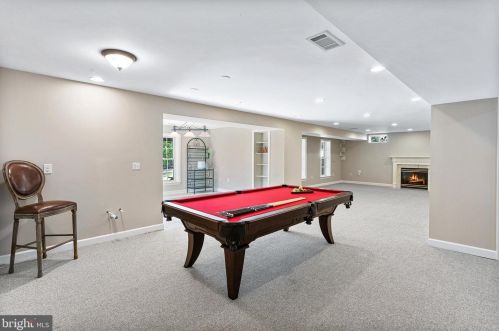 16640 Radcliffe Ln, Woodbridge VA  22191-4437 exterior