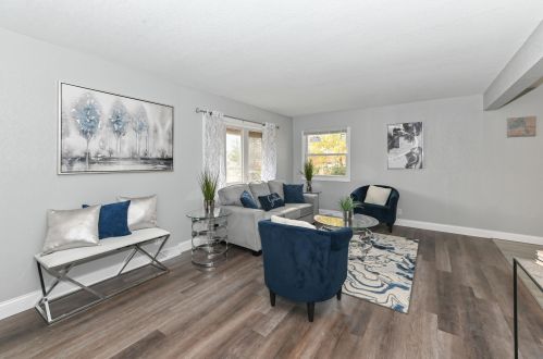 8110 Green Tree Rd, Milwaukee WI  53223-4928 exterior