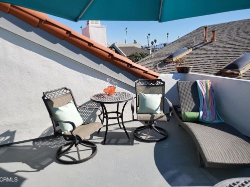 3713 Sunset Ln, Oxnard CA  93035-4133 exterior