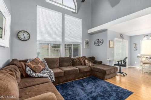 501 Sunrise Dr, Gilbert AZ  85233-6732 exterior