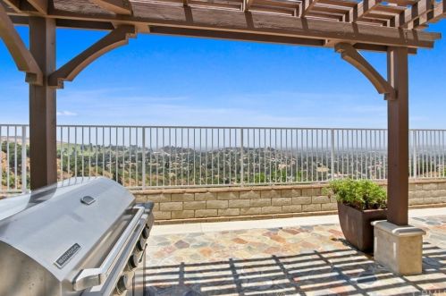 2225 Calle Margarita, San Dimas CA 91773-4468 exterior