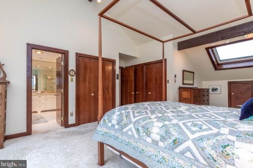 1006 Gwilym Cir, Berwyn PA  19312-2237 exterior