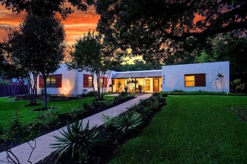 905 Lynhurst Ln, Denton, TX 76205-8003