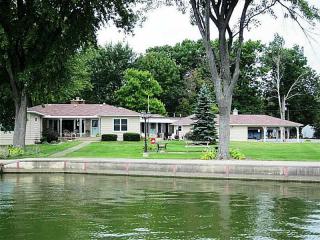 9759 Buckeye Dr, Huntsville, OH 43324-9663