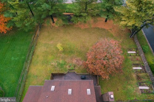 1341 Westminster Dr, Downingtown PA  19335-3652 exterior