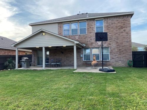 5021 Wild Oats Dr, Fort Worth, TX 76179-8129
