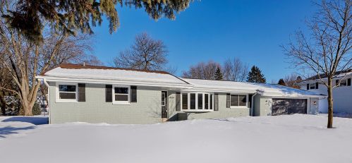 4934 36th St, Milwaukee, WI 53221-2525