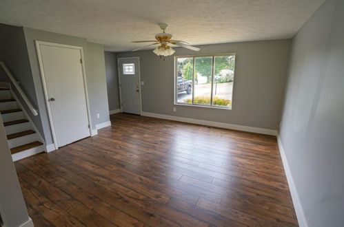 232 Parkwood Cir, Canonsburg, PA 15317-9545