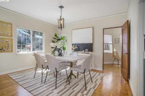 1 Kingsland Pl, Oakland CA  94619-2608 exterior