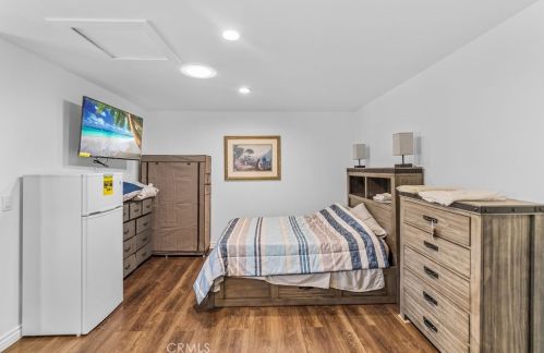 4213 Pepperwood Ave, Long Beach CA  90808-1072 exterior