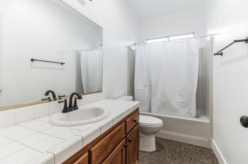 9728 Whitney Ave, Fresno CA  93720-4673 exterior