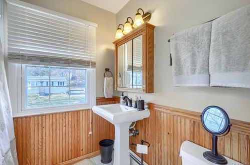 11 Hillside Ter, Monroe NY  10950-2515 exterior