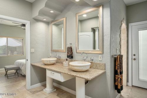 7210 17 Ave, Phoenix AZ 85027-5307 exterior