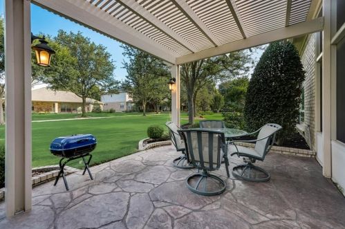 8817 Crestview Dr, Denton TX  76207-8601 exterior