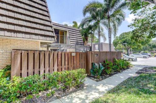 7608 76th Rd, West Palm Beach, FL 33407-2279