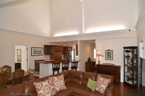 18 Bagy Wrinkle Cv, Warren RI  02885-4115 exterior