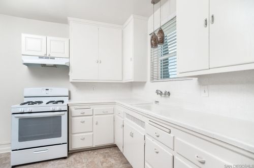 5966 Linnet St, San Diego CA 92114-4122 exterior