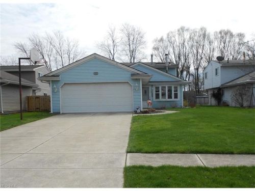 315 Butternut Ln, Berea, OH 44017-1306
