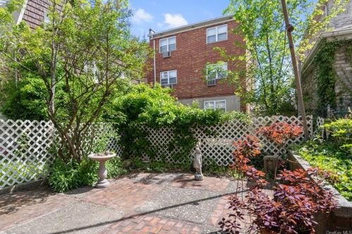 1130 Vincent Ave, Bronx, NY 10465-1421