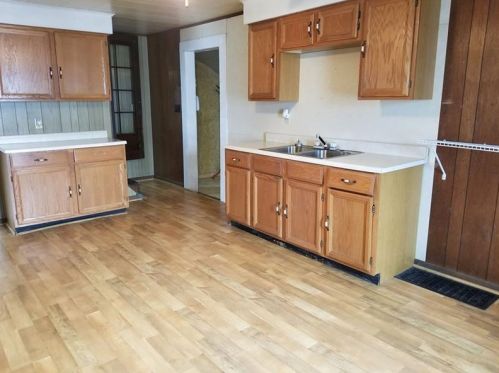 202 Griffie Rd, Friedens, PA 15541-8928