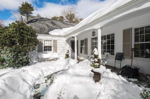 155 Michigan Rd, New Canaan, CT 06840-2220