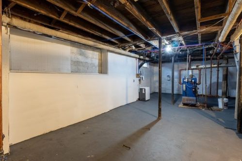 139 Berkshire Ave, Springfield MA  01109-1749 exterior