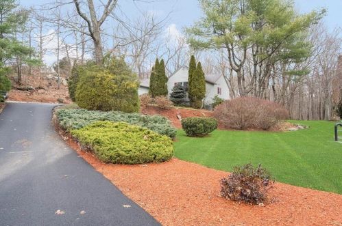 335 Albion Rd, Lincoln RI  02865-4240 exterior