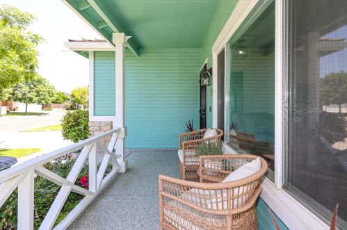 3387 Four Seasons Dr, Turlock CA  95382-9713 exterior
