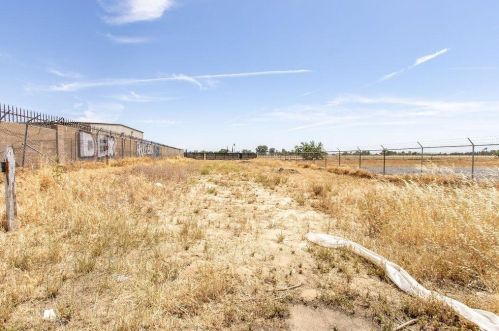 445 Simmons Rd, Turlock CA  95380-9786 exterior