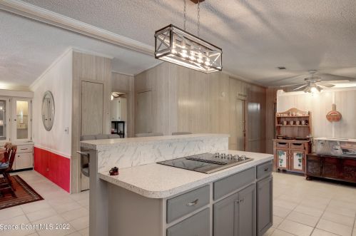 704 Silverthorn Ct, Sebastian FL  32976-7349 exterior