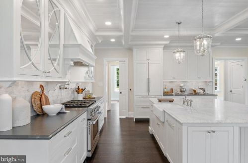 577 Jobel Dr, Tavistock NJ  08033-1034 exterior