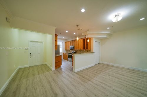 12421 50th Ct, Hollywood, FL 33027-5866
