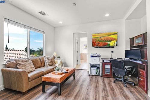 66 Sunchase Ct, Oakley CA  94561-4425 exterior