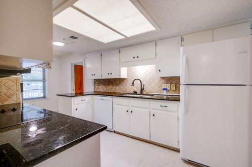 11507 Bell Ave, Austin TX  78759-3905 exterior