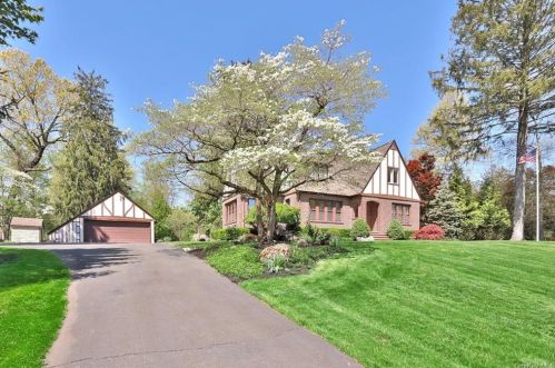 271 Sickletown Rd, Orangeburg, NY 10962-1024
