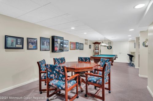 142 Serpentine Dr, Morganville NJ  07751-1400 exterior