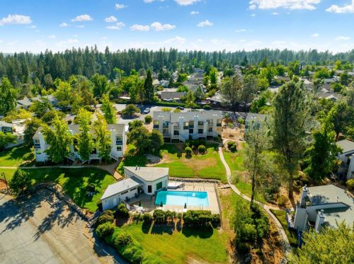 127 Rockwood Dr, Grass Valley CA  95945-5636 exterior