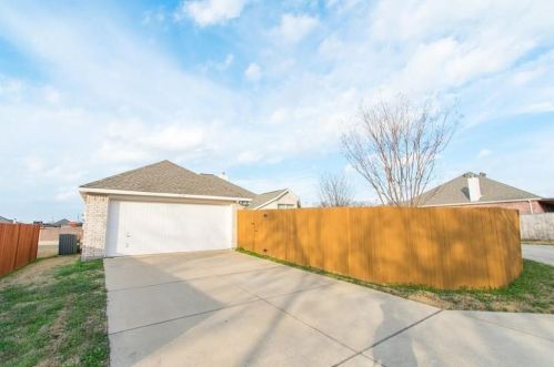 234 Silvercreek Dr, St Paul, TX 75098-4865