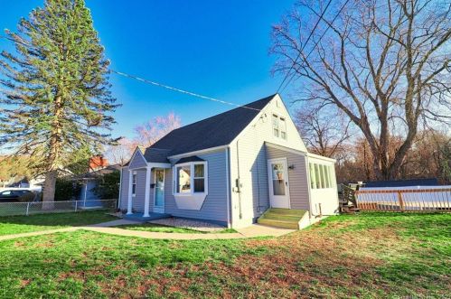 45 Maplerow Ave, Waterbury, CT 06705-1731
