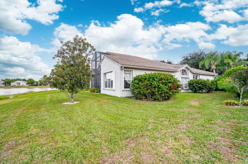 6810 Fiji Cir, Boynton Beach FL  33437-7022 exterior