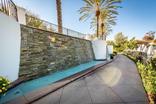 7323 Estrella De Mar Rd, Carlsbad CA  92009-6725 exterior