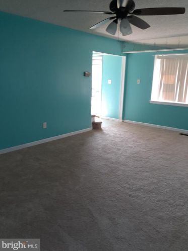 37 Garland Ln, Willingboro NJ  08046-3011 exterior